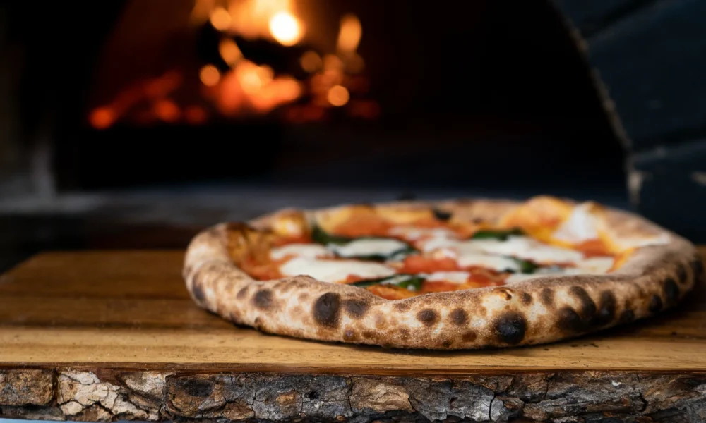 what-makes-the-best-handcrafted-pizza?-ingredients,-technique-&-tradition